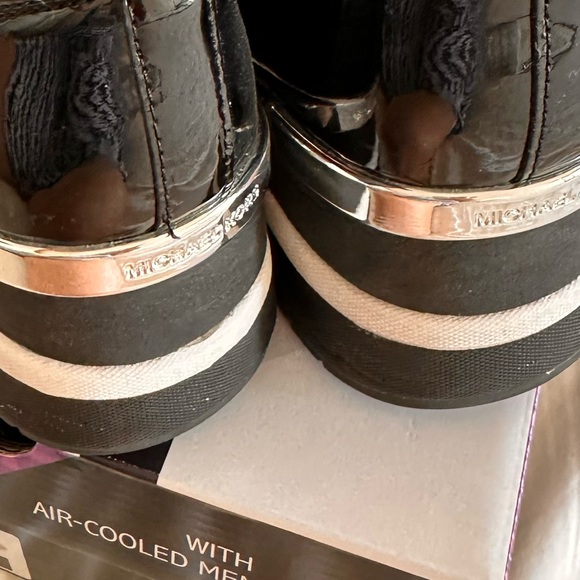 Beautiful Michael kors sneakers, excellent condition, Almost like new - Picture 3 of 10